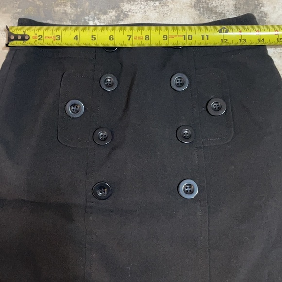 Ann Taylor Petites SZ 0P Black Mini Skirt Cute Front Button Detail and Side Zip - Picture 6 of 14